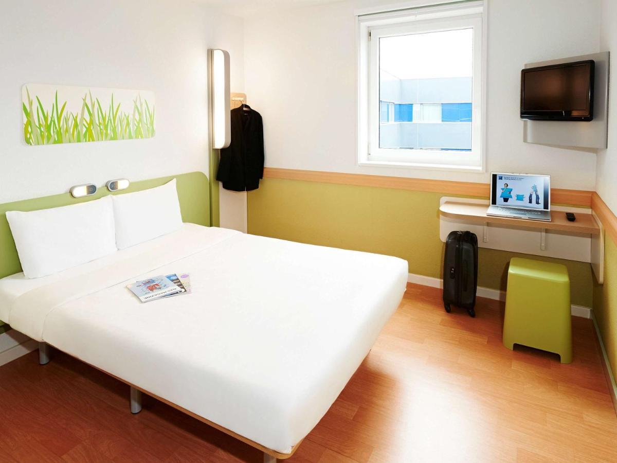 Ibis Budget Loriol Le Pouzin Exteriör bild