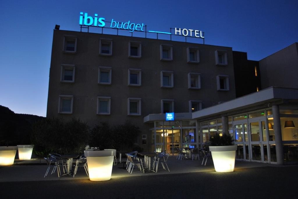 Ibis Budget Loriol Le Pouzin Exteriör bild